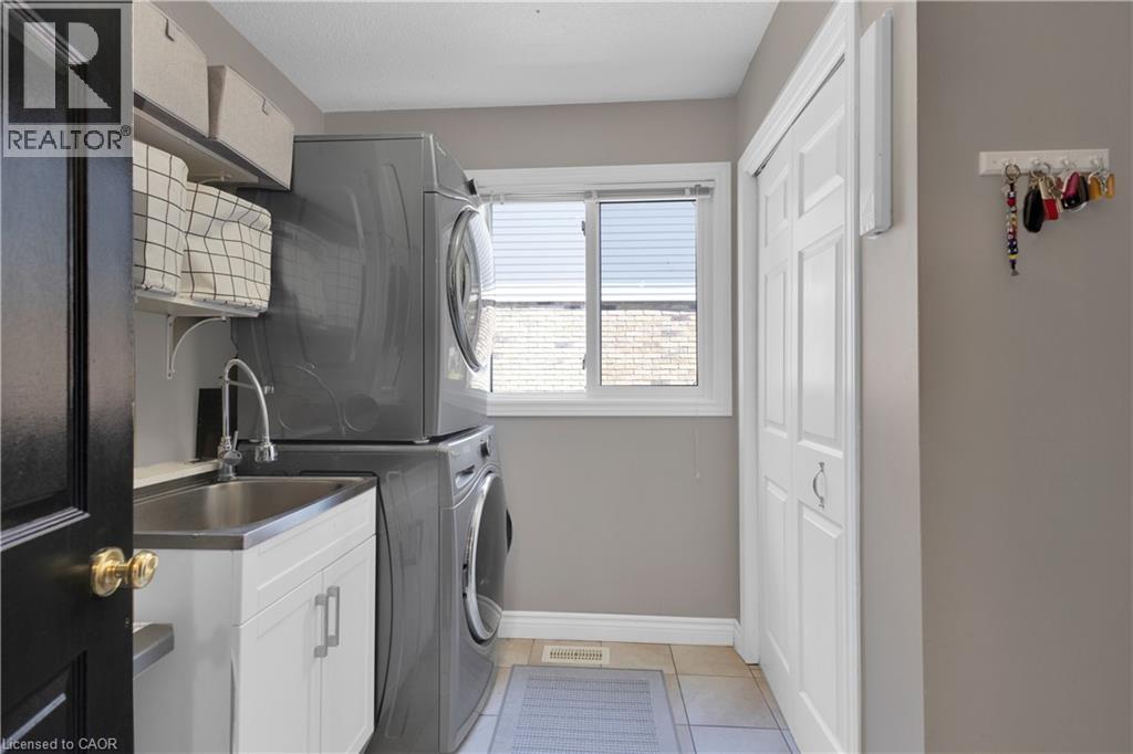 64 Woodview Crescent, Kitchener, Ontario  N2A 3E3 - Photo 18 - 40838926