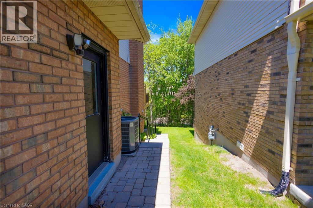64 Woodview Crescent, Kitchener, Ontario  N2A 3E3 - Photo 37 - 40838926
