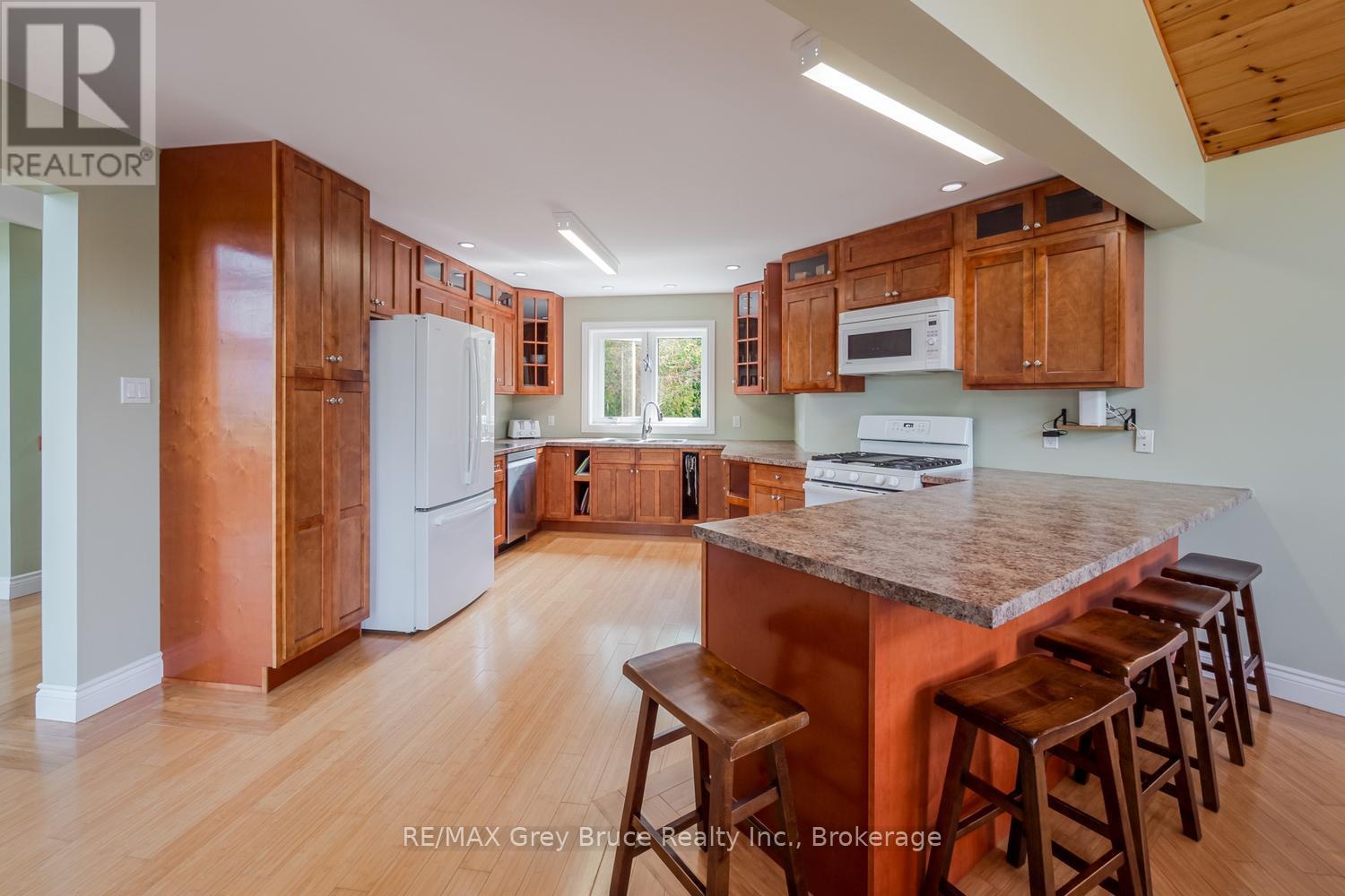 37 Paradise Drive, Northern Bruce Peninsula, Ontario  N0H 1W0 - Photo 18 - X13434154