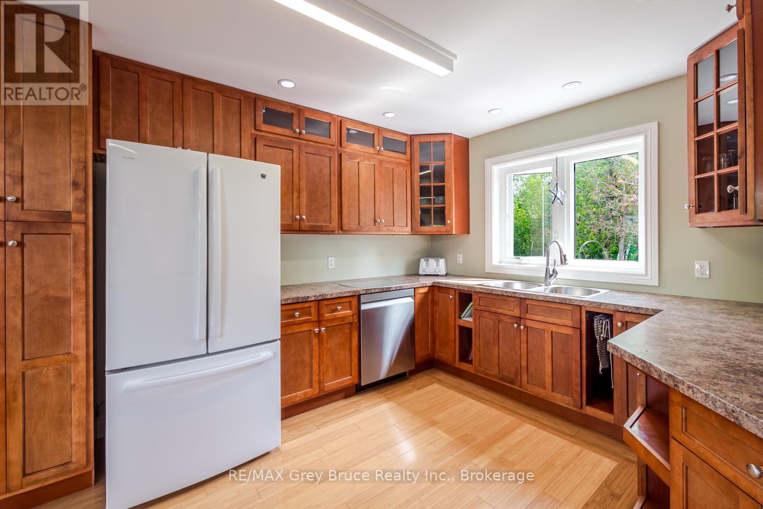 37 Paradise Drive, Northern Bruce Peninsula, Ontario  N0H 1W0 - Photo 19 - X13434154