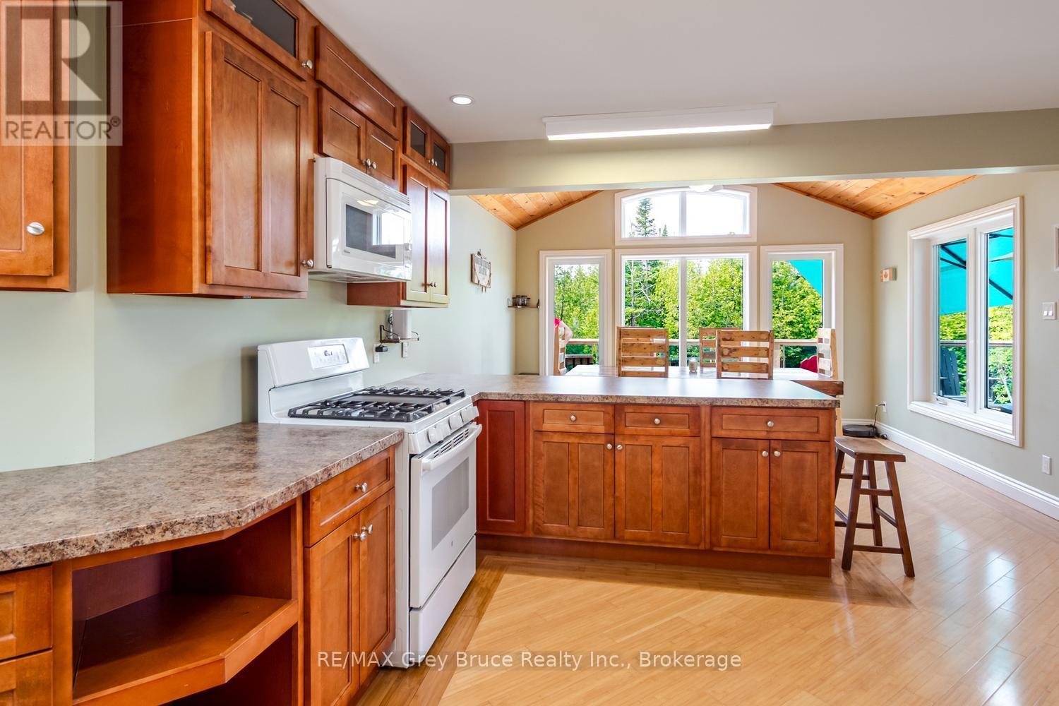 37 Paradise Drive, Northern Bruce Peninsula, Ontario  N0H 1W0 - Photo 20 - X13434154