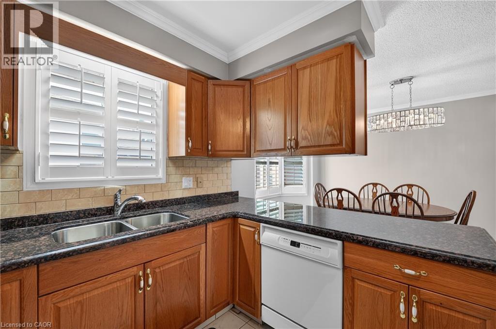 6444 Armstrong Drive, Niagara Falls, Ontario  L2H 2M1 - Photo 9 - 40838803
