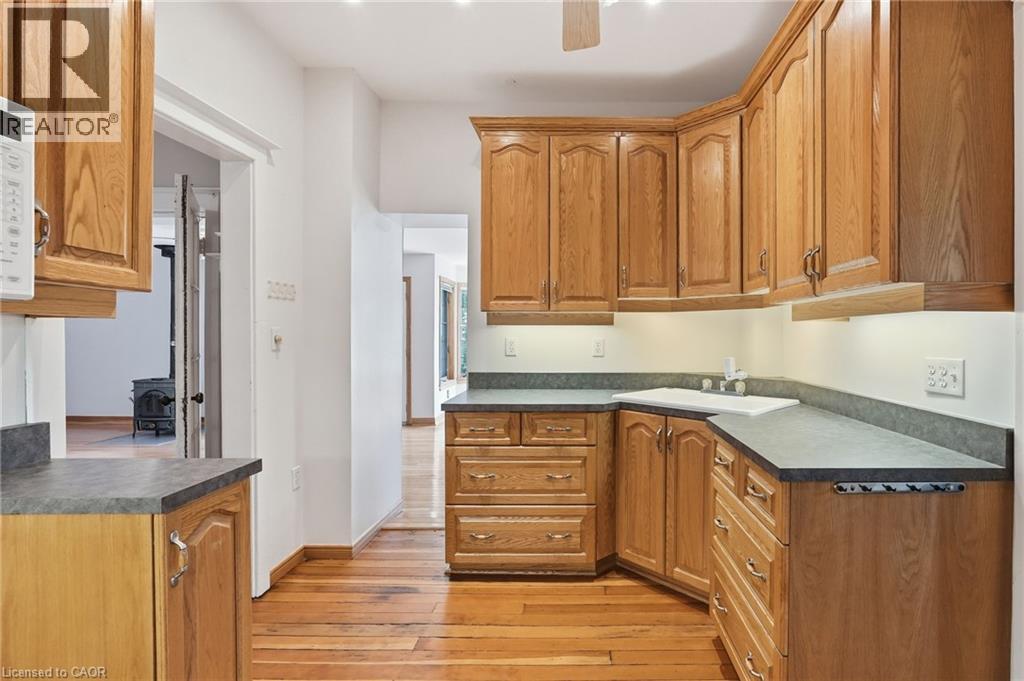 3 Ancaster Street E, Dundas, Ontario  L9H 4K2 - Photo 12 - 40836193