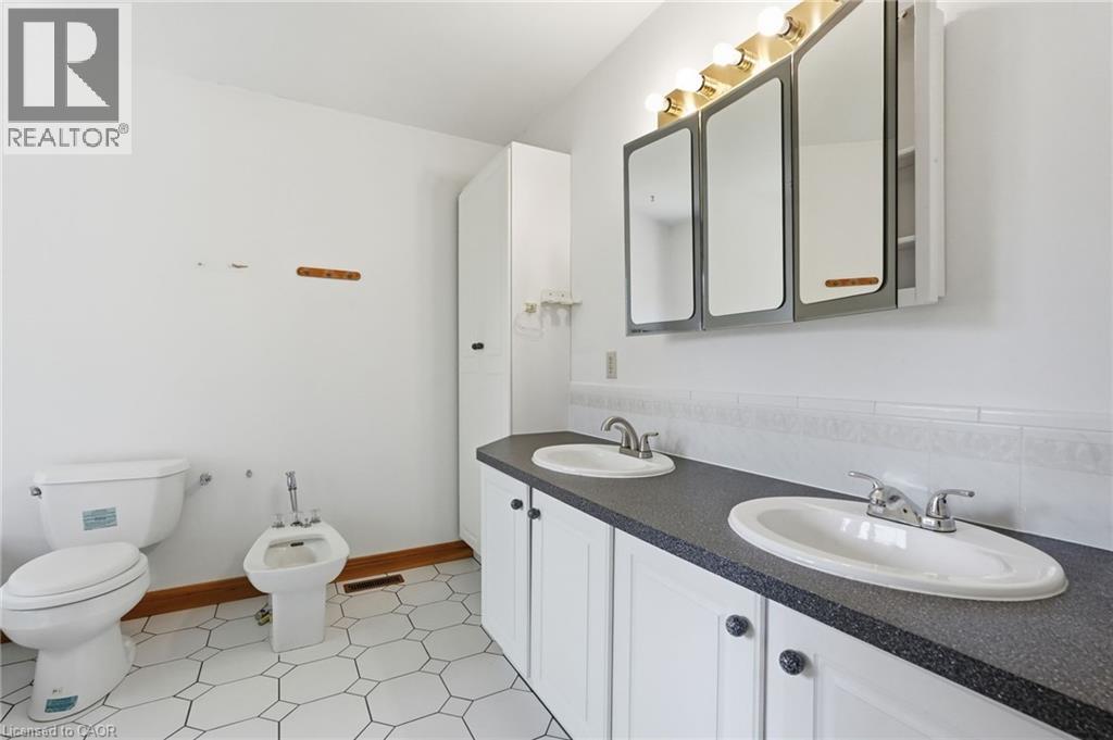 3 Ancaster Street E, Dundas, Ontario  L9H 4K2 - Photo 30 - 40836193