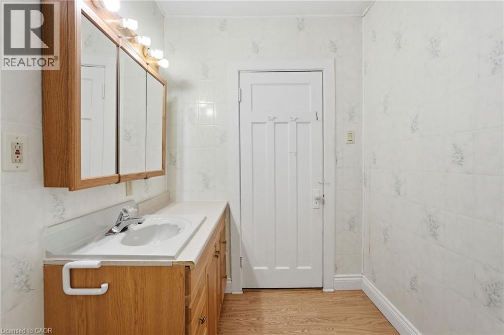 3 Ancaster Street E, Dundas, Ontario  L9H 4K2 - Photo 35 - 40836193