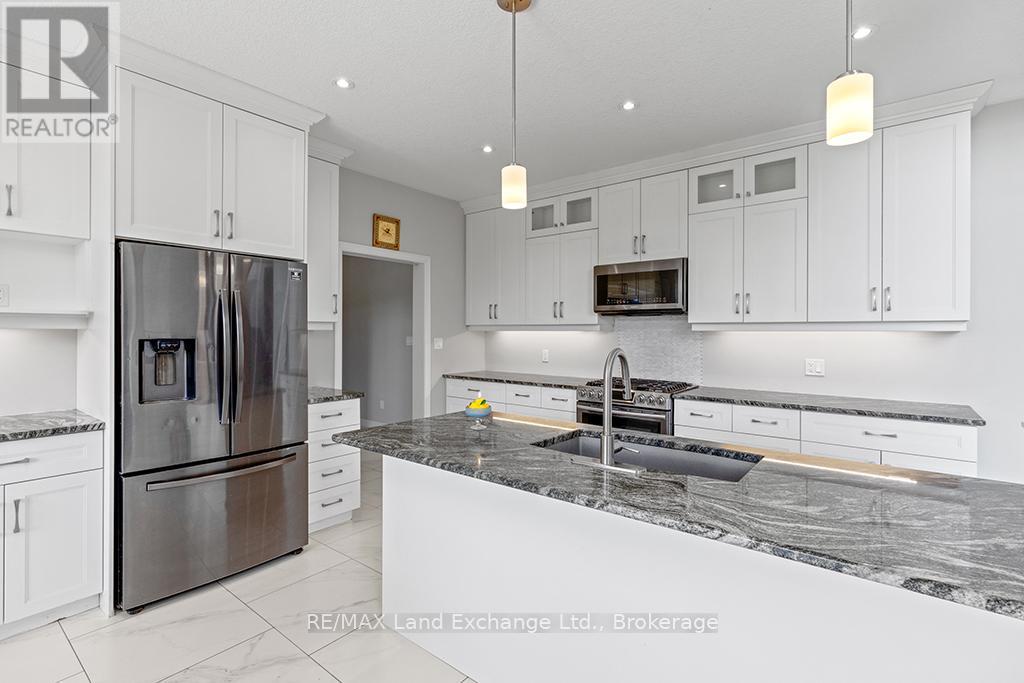 360 Devonshire Road, Saugeen Shores, Ontario  N0H 2C3 - Photo 9 - X13434686