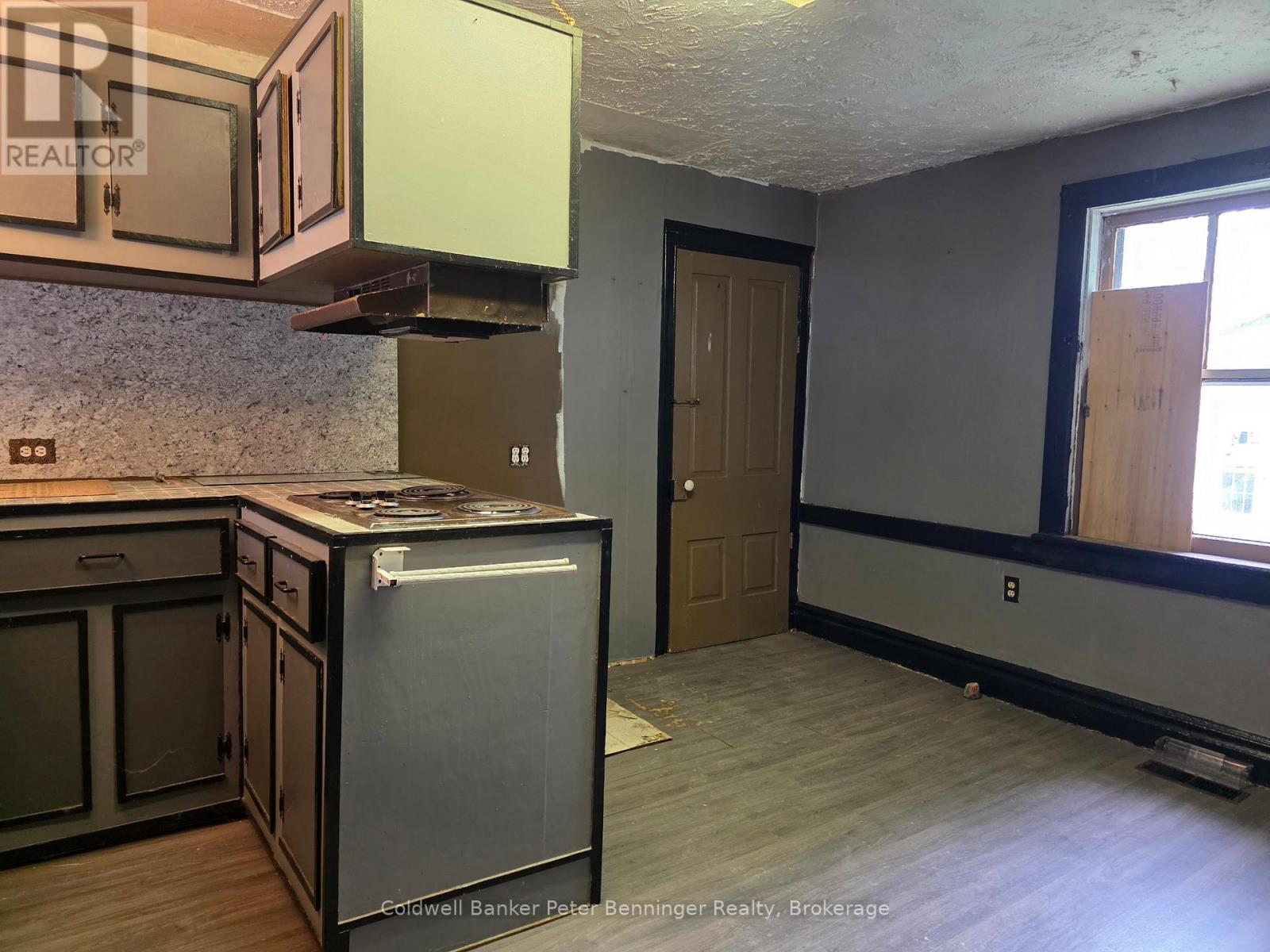 21 Peter Street S, Brockton, Ontario  N0G 2V0 - Photo 8 - X13434912