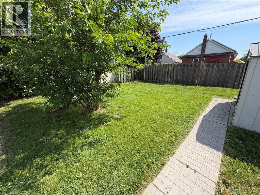 36 Brighton Avenue, St. Catharines, Ontario  L2M 5S7 - Photo 4 - 40839016