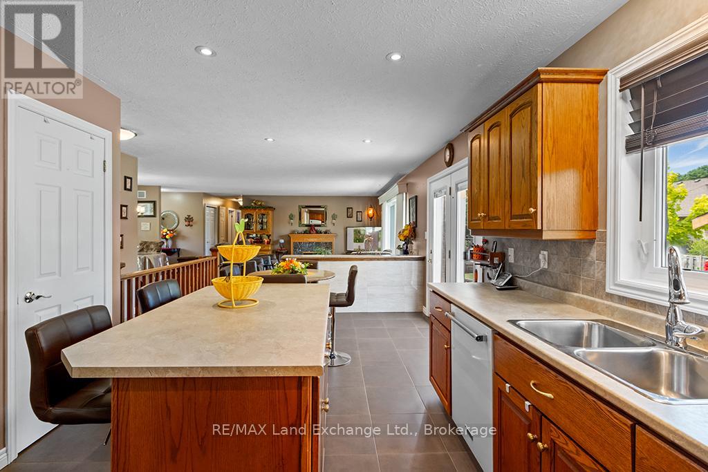 785 Woodland Drive, Saugeen Shores, Ontario  N0H 2C4 - Photo 11 - X13434984