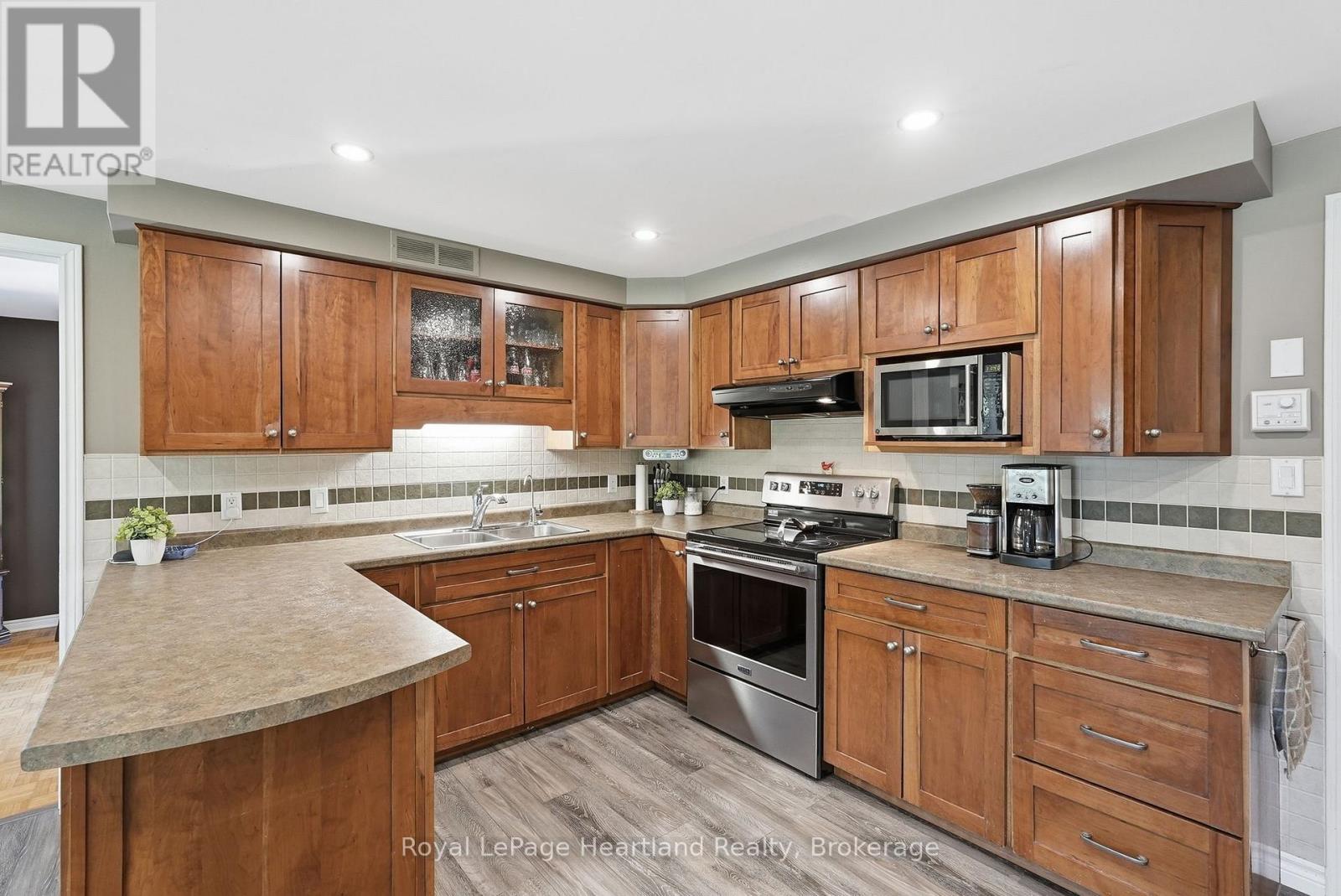 1041 Howick Street, Howick, Ontario  N0G 2X0 - Photo 17 - X13435038