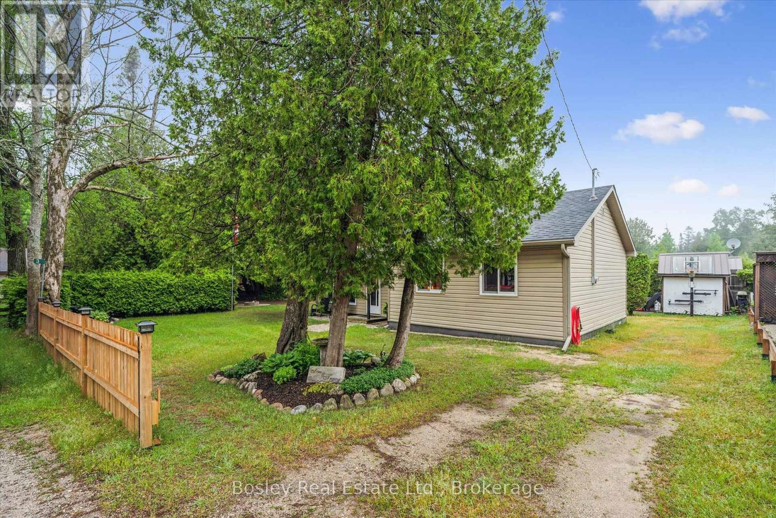 3 Hamilton Place, South Bruce Peninsula, Ontario  N0H 2G0 - Photo 4 - X13435232