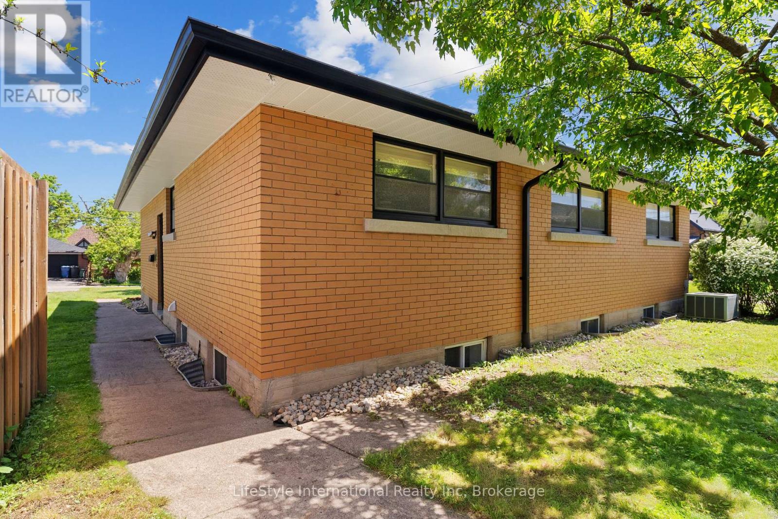 2 Westmount Road, Guelph, Ontario  N1H 5H2 - Photo 43 - X13435502