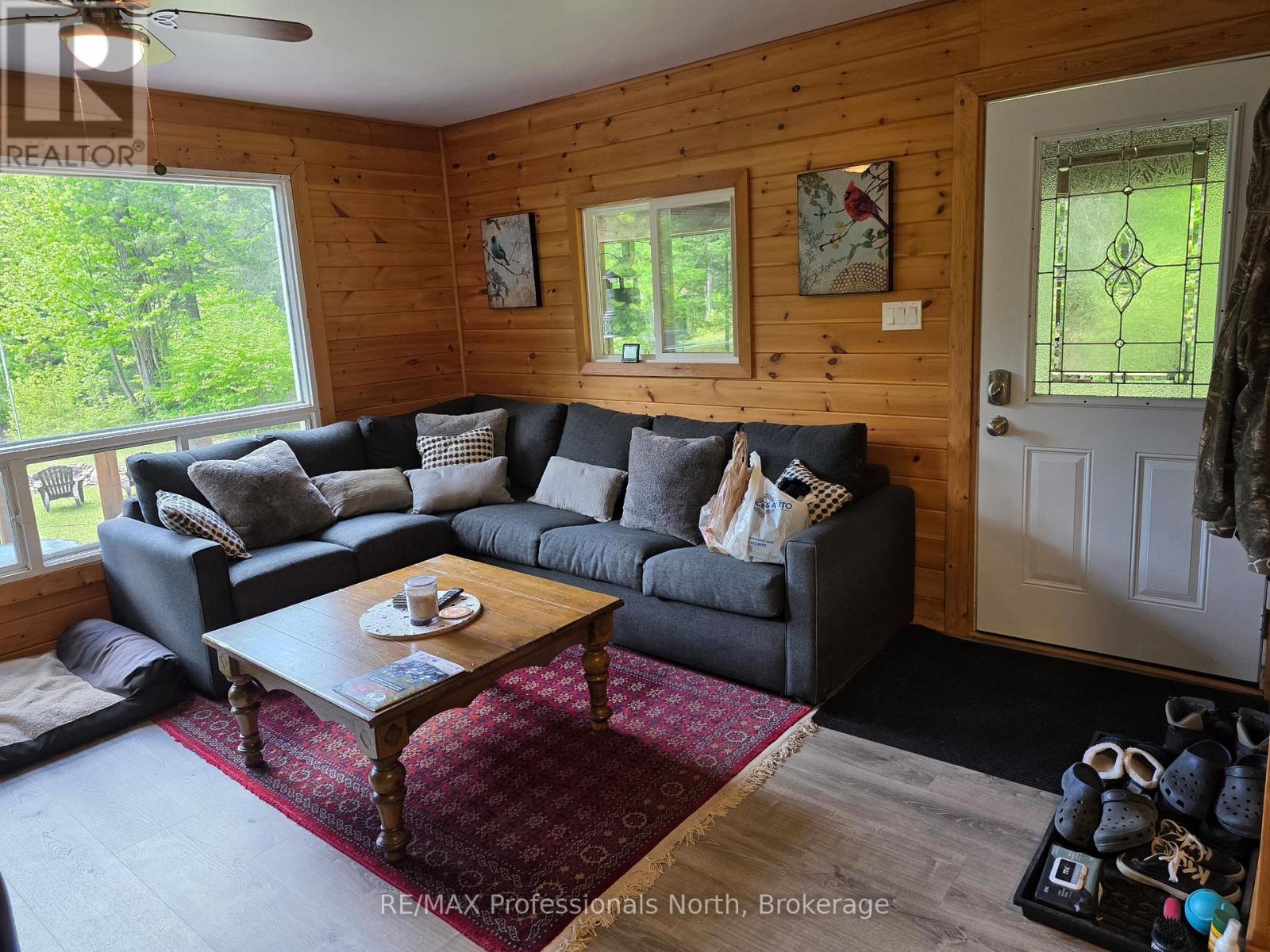 38 Robert Road W, Huntsville, Ontario  P1H 2J4 - Photo 4 - X13435978