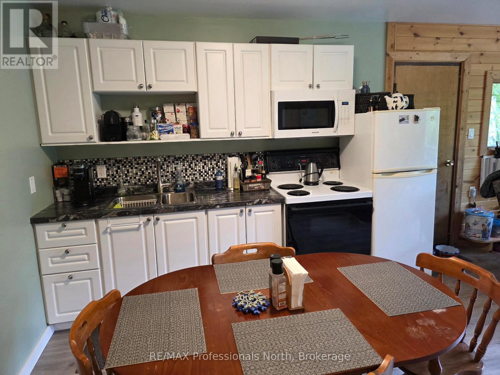 38 Robert Road W, Huntsville, Ontario  P1H 2J4 - Photo 6 - X13435978