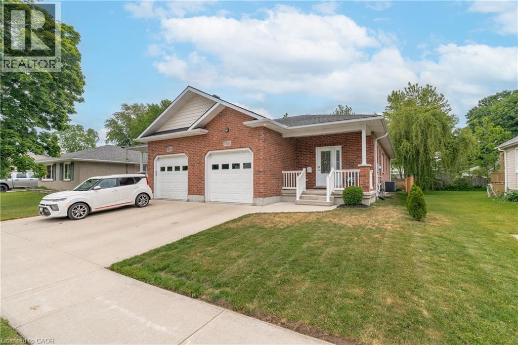 155 South Street, Goderich, Ontario  N7A 3L9 - Photo 2 - 40838978