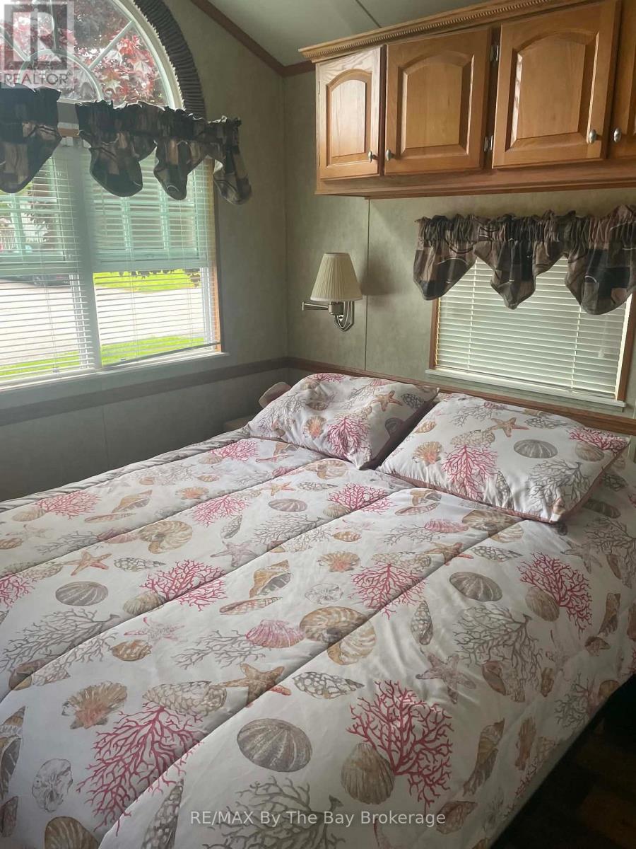 1 White Pines Trail, Wasaga Beach, Ontario  L9Z 1X7 - Photo 17 - S13436258