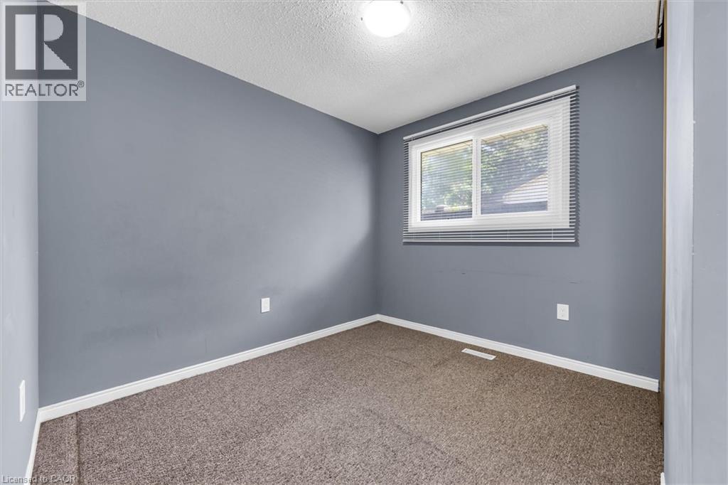 261 Limeridge Road W, Hamilton, Ontario  L9C 2V4 - Photo 11 - 40839162