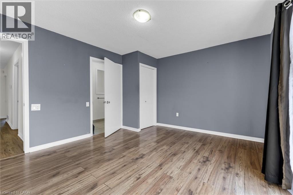261 Limeridge Road W, Hamilton, Ontario  L9C 2V4 - Photo 14 - 40839162
