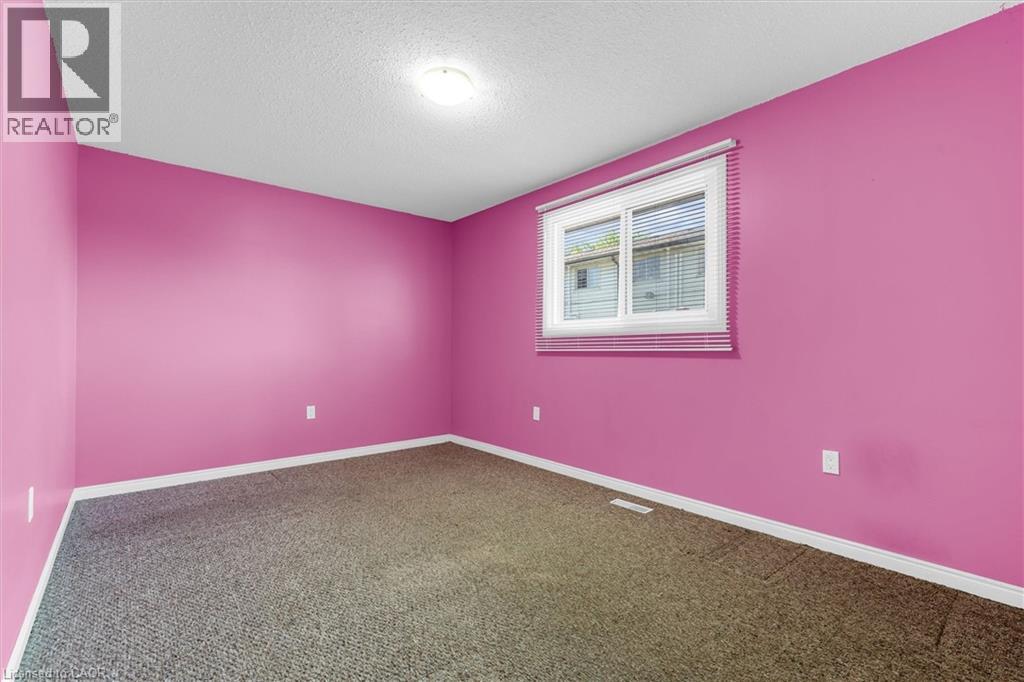 261 Limeridge Road W, Hamilton, Ontario  L9C 2V4 - Photo 16 - 40839162