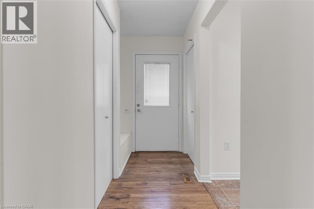 261 Limeridge Road W, Hamilton, Ontario  L9C 2V4 - Photo 19 - 40839162