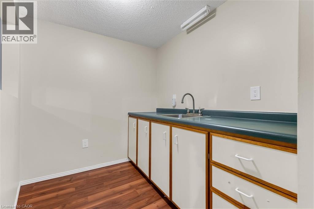261 Limeridge Road W, Hamilton, Ontario  L9C 2V4 - Photo 22 - 40839162