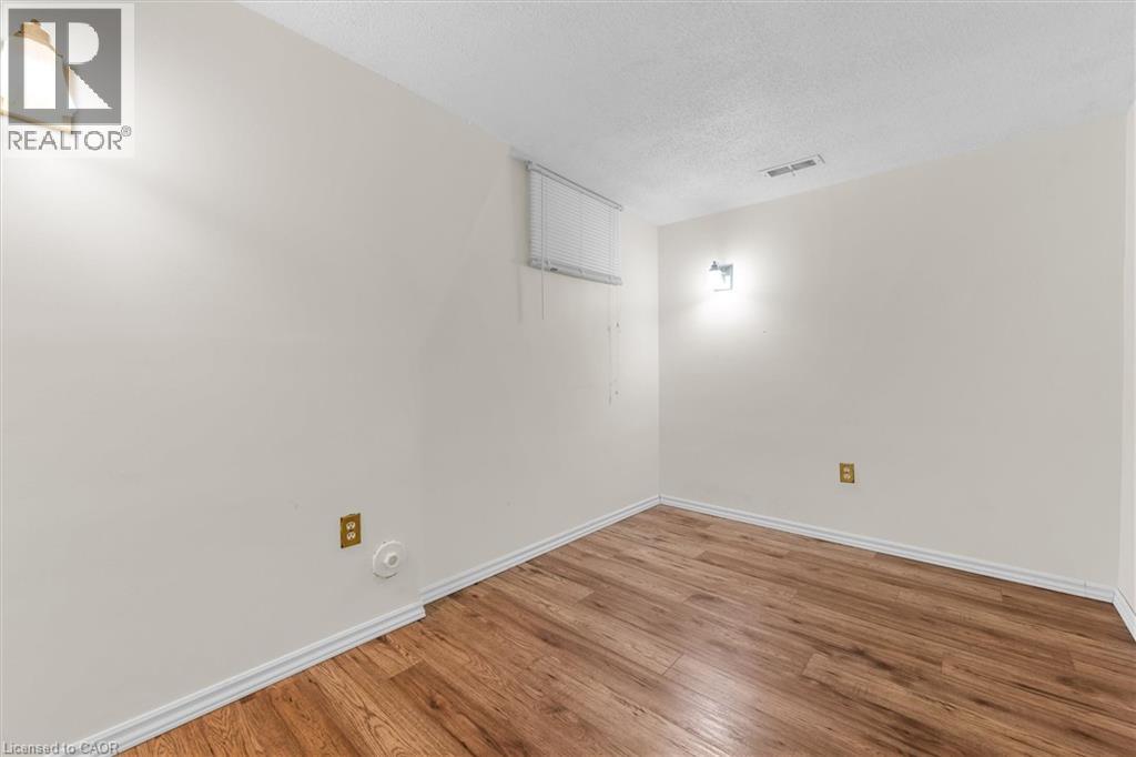261 Limeridge Road W, Hamilton, Ontario  L9C 2V4 - Photo 24 - 40839162
