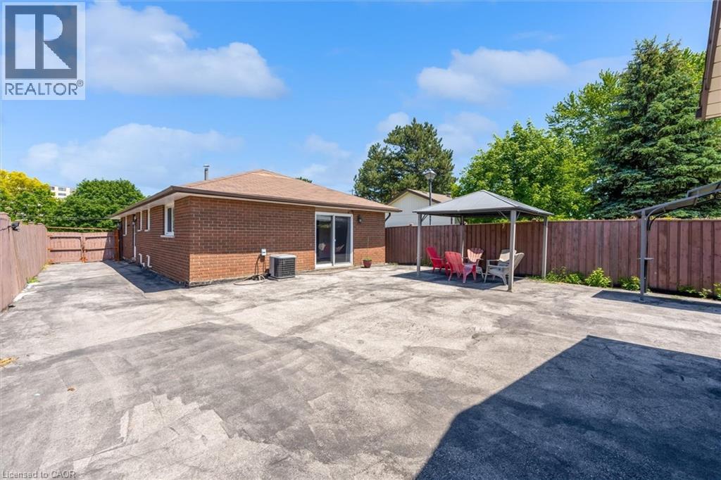 261 Limeridge Road W, Hamilton, Ontario  L9C 2V4 - Photo 29 - 40839162