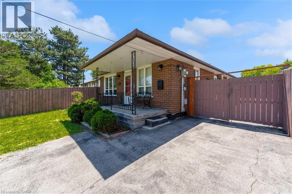 261 Limeridge Road W, Hamilton, Ontario  L9C 2V4 - Photo 3 - 40839162
