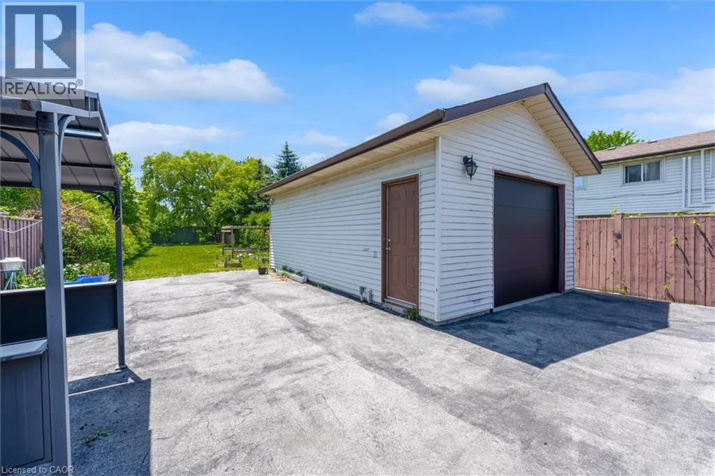 261 Limeridge Road W, Hamilton, Ontario  L9C 2V4 - Photo 30 - 40839162