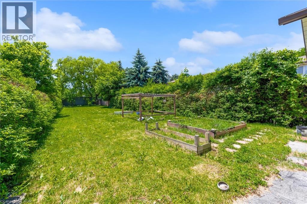 261 Limeridge Road W, Hamilton, Ontario  L9C 2V4 - Photo 32 - 40839162