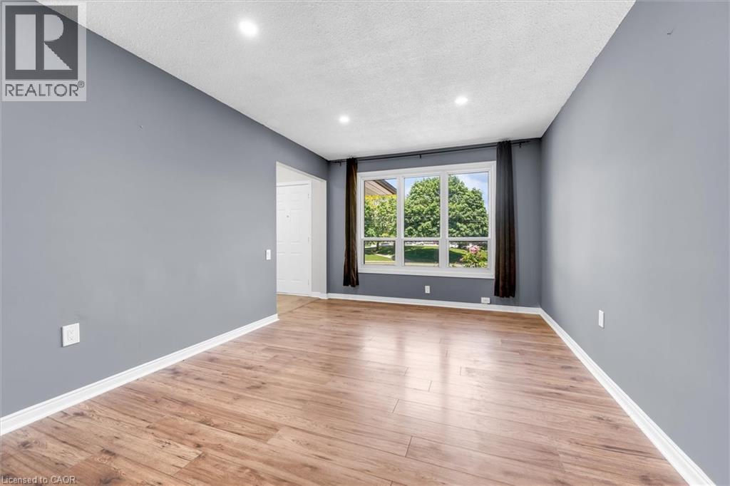 261 Limeridge Road W, Hamilton, Ontario  L9C 2V4 - Photo 7 - 40839162