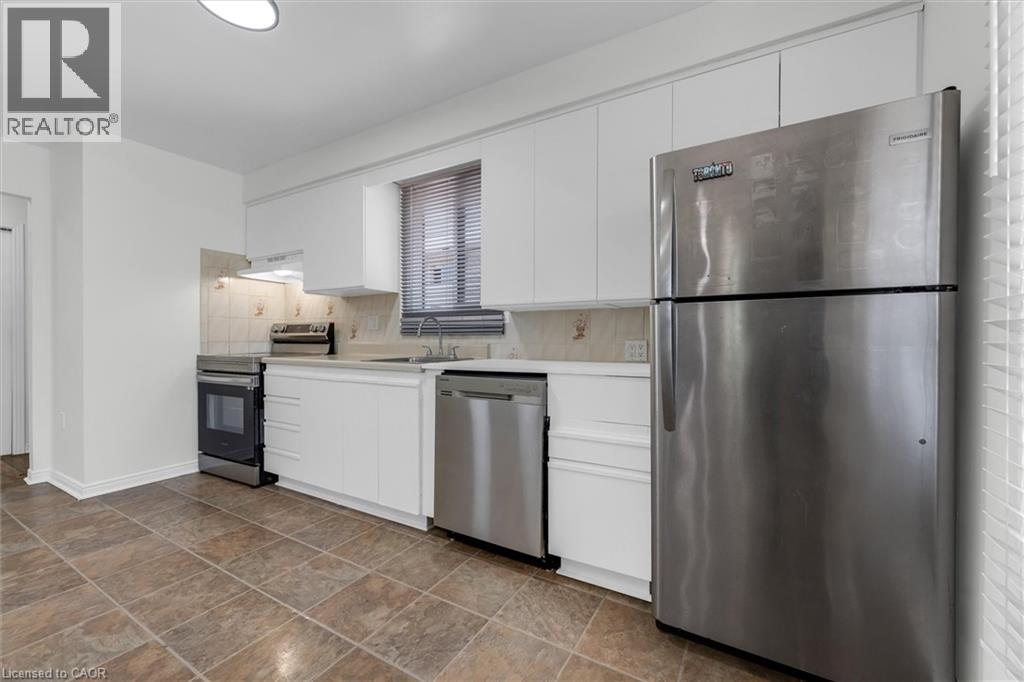 261 Limeridge Road W, Hamilton, Ontario  L9C 2V4 - Photo 8 - 40839162