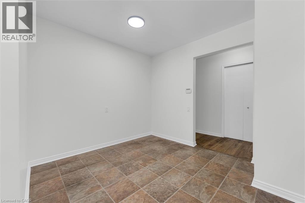 261 Limeridge Road W, Hamilton, Ontario  L9C 2V4 - Photo 9 - 40839162