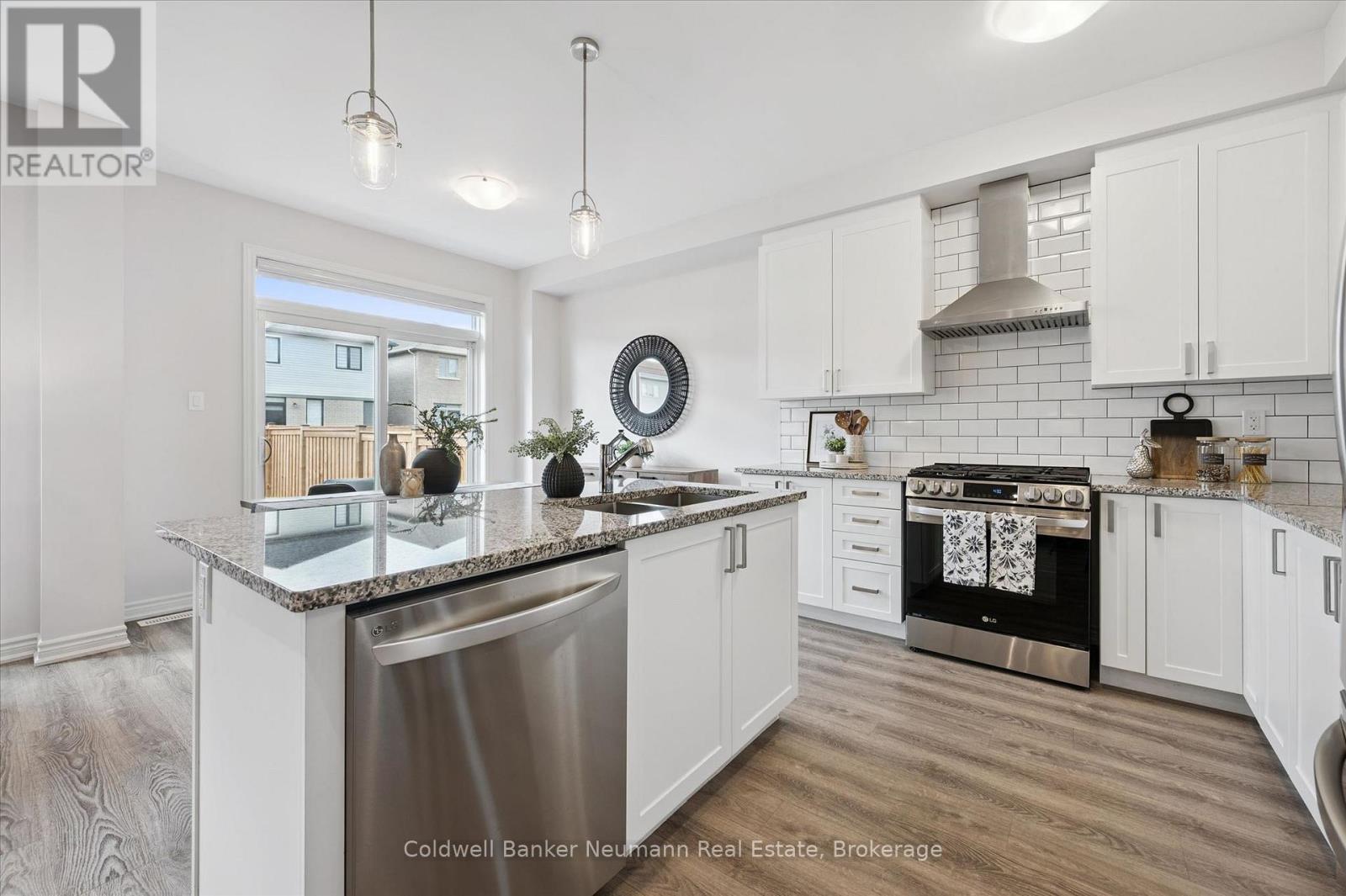 43 Harpin Way W, Centre Wellington, Ontario  N1M 0H8 - Photo 10 - X13436758