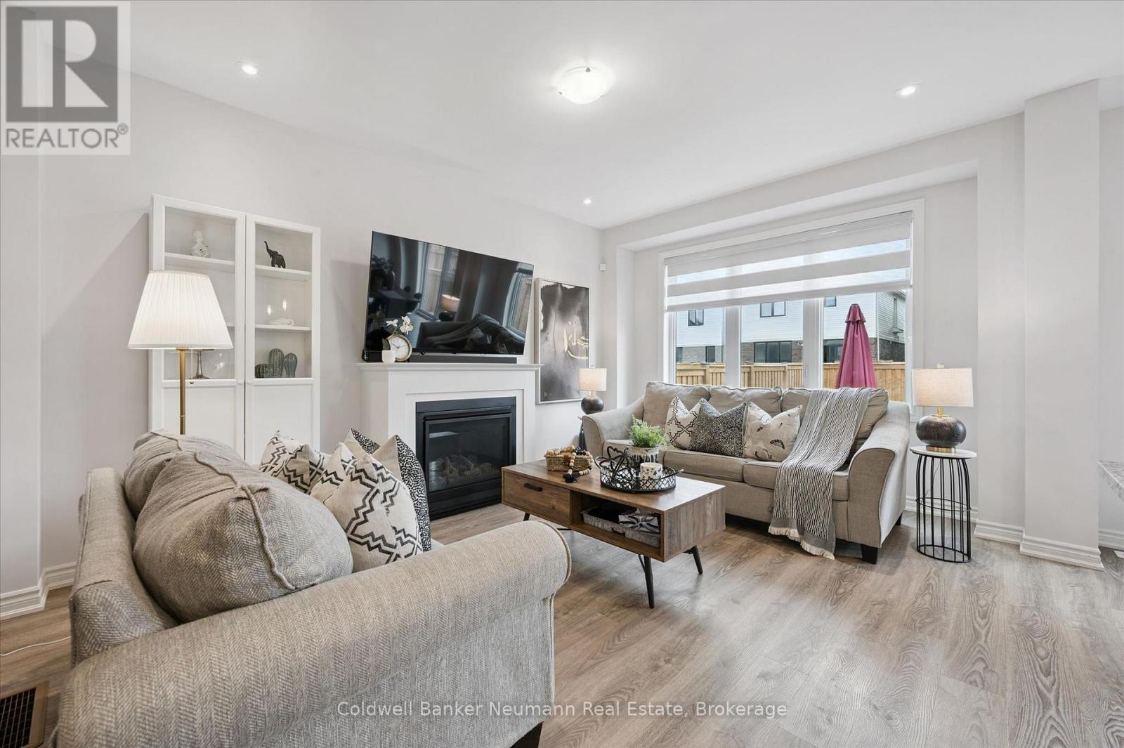 43 Harpin Way W, Centre Wellington, Ontario  N1M 0H8 - Photo 2 - X13436758