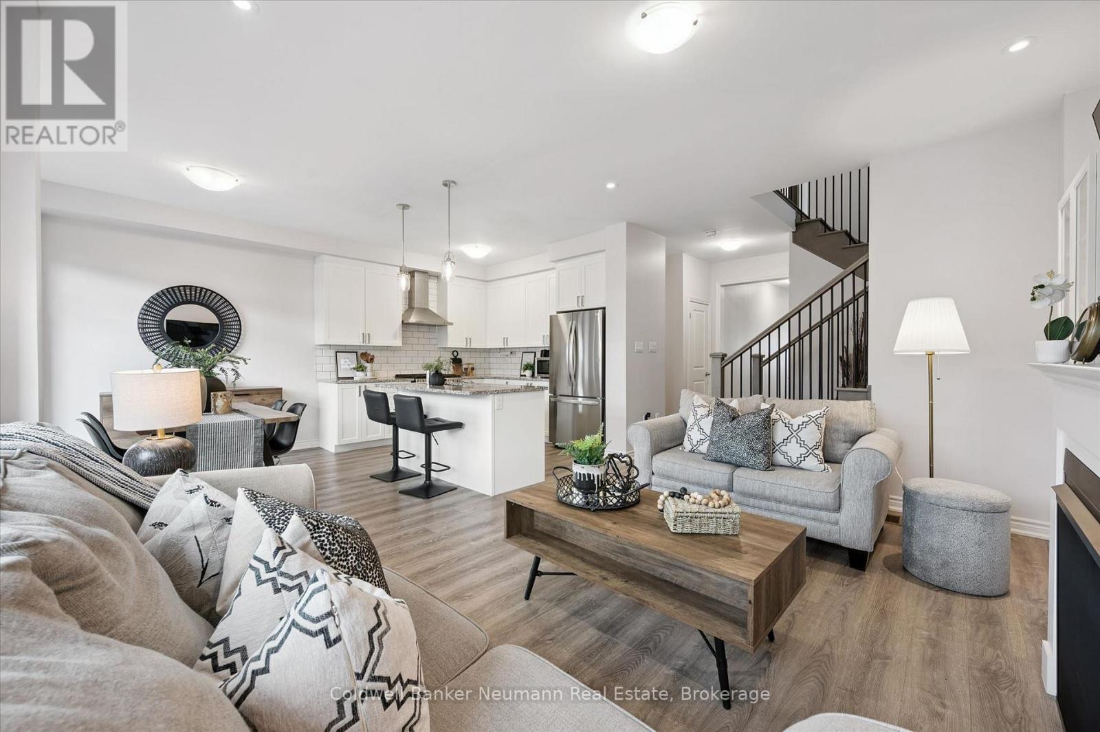 43 Harpin Way W, Centre Wellington, Ontario  N1M 0H8 - Photo 3 - X13436758