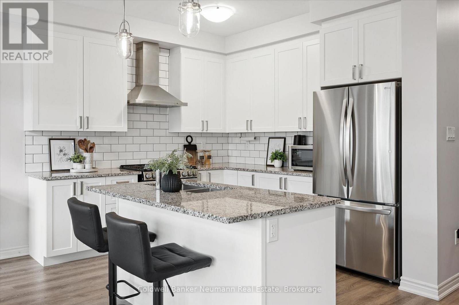 43 Harpin Way W, Centre Wellington, Ontario  N1M 0H8 - Photo 4 - X13436758