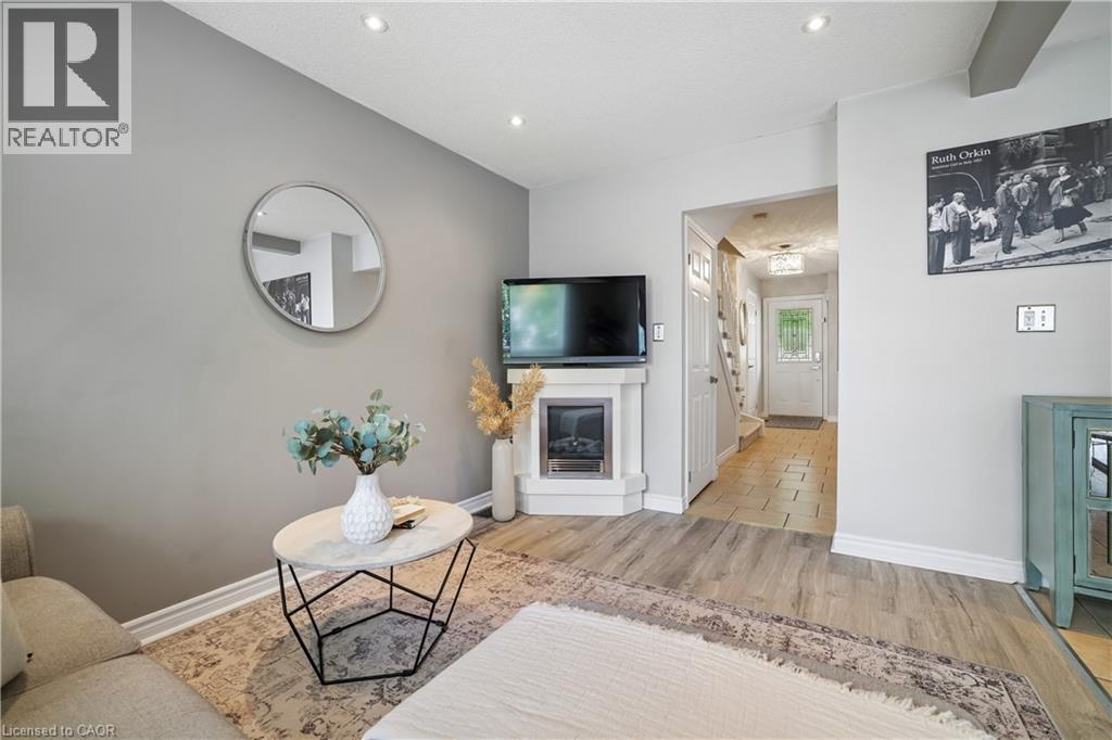 39 Pinewoods Drive Unit# 35, Stoney Creek, Ontario  L8J 3Z4 - Photo 11 - 40838563
