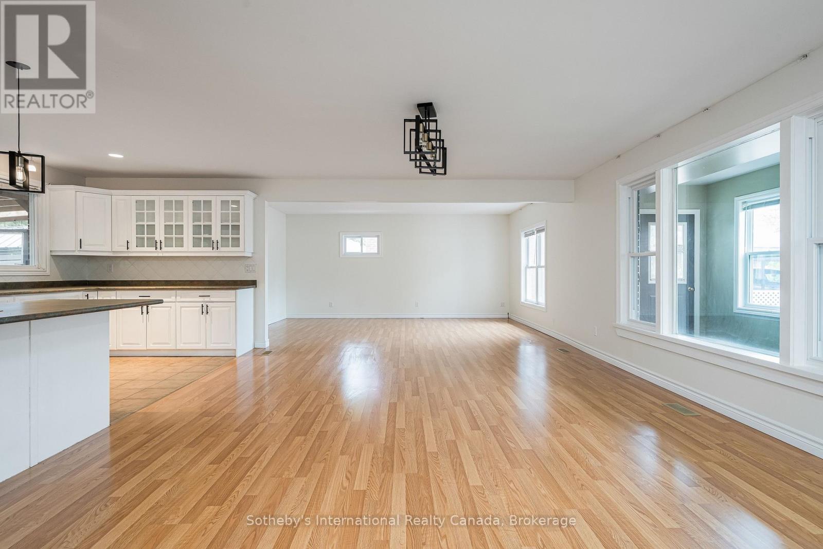 7 Whipps Court, Collingwood, Ontario  L9Y 4B7 - Photo 11 - S13437166
