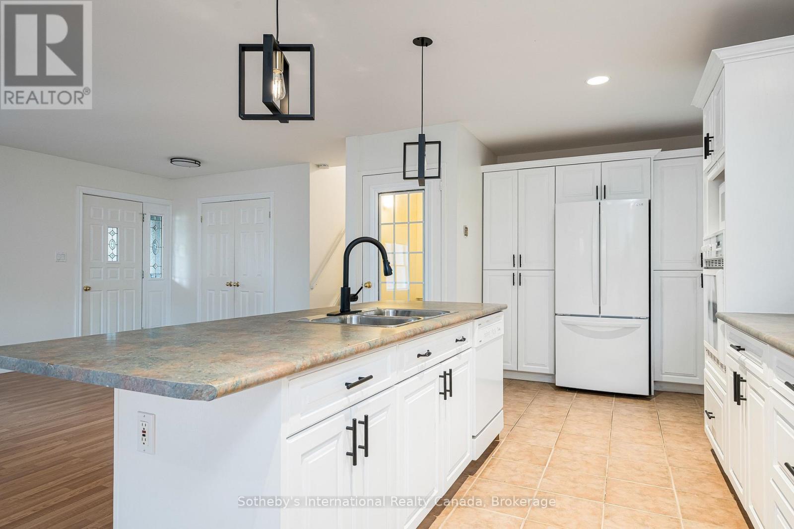 7 Whipps Court, Collingwood, Ontario  L9Y 4B7 - Photo 16 - S13437166