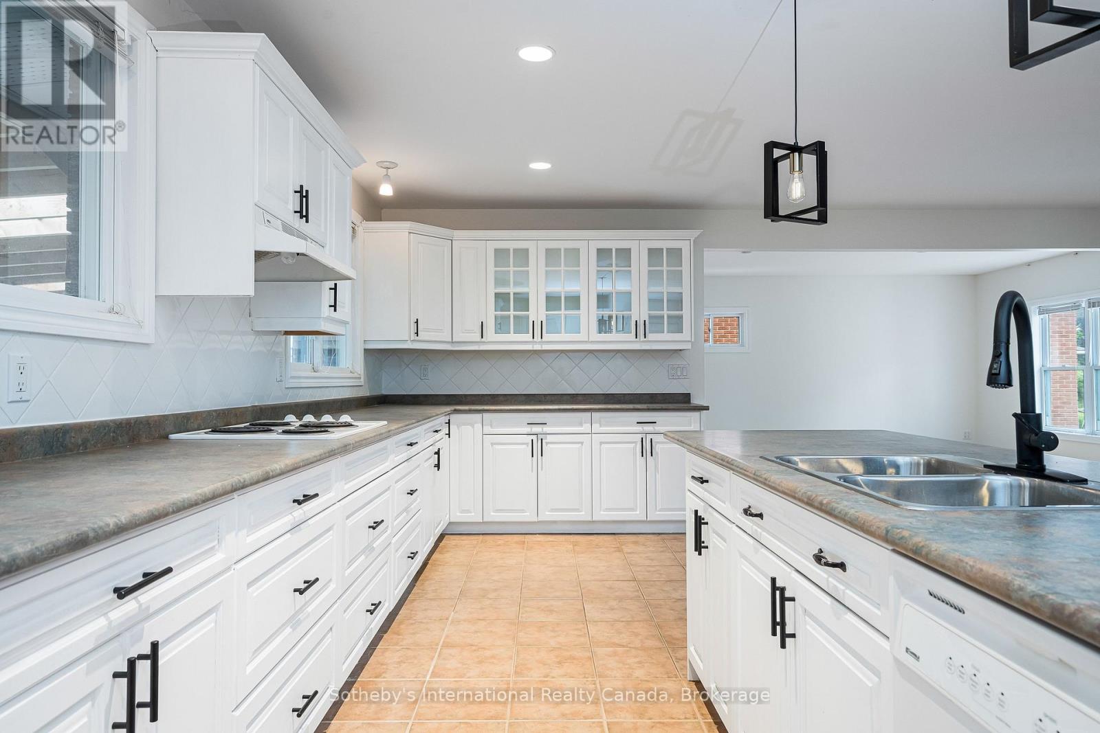 7 Whipps Court, Collingwood, Ontario  L9Y 4B7 - Photo 17 - S13437166