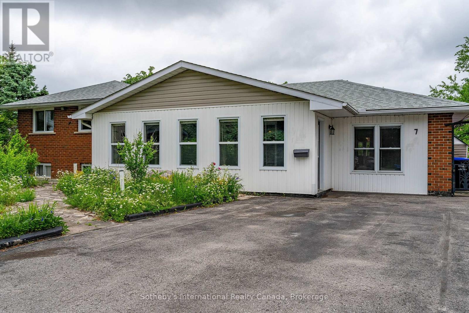 7 Whipps Court, Collingwood, Ontario  L9Y 4B7 - Photo 3 - S13437166