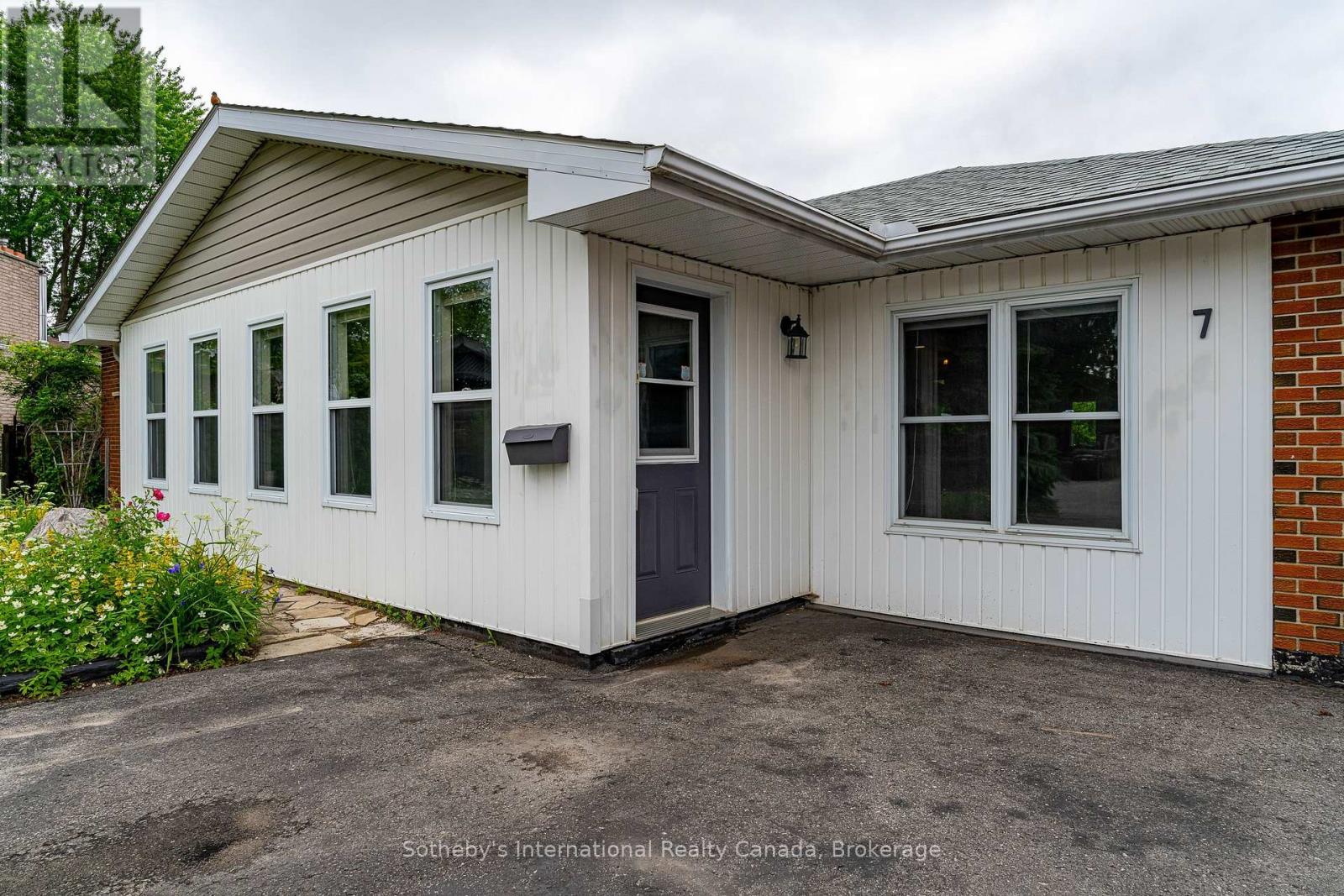 7 Whipps Court, Collingwood, Ontario  L9Y 4B7 - Photo 4 - S13437166