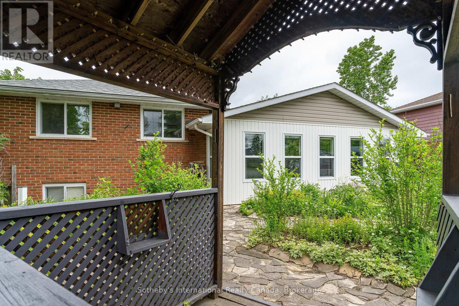 7 Whipps Court, Collingwood, Ontario  L9Y 4B7 - Photo 5 - S13437166
