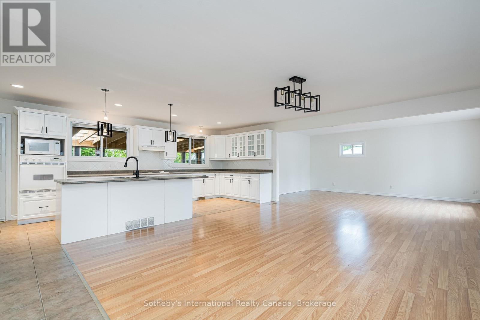 7 Whipps Court, Collingwood, Ontario  L9Y 4B7 - Photo 9 - S13437166