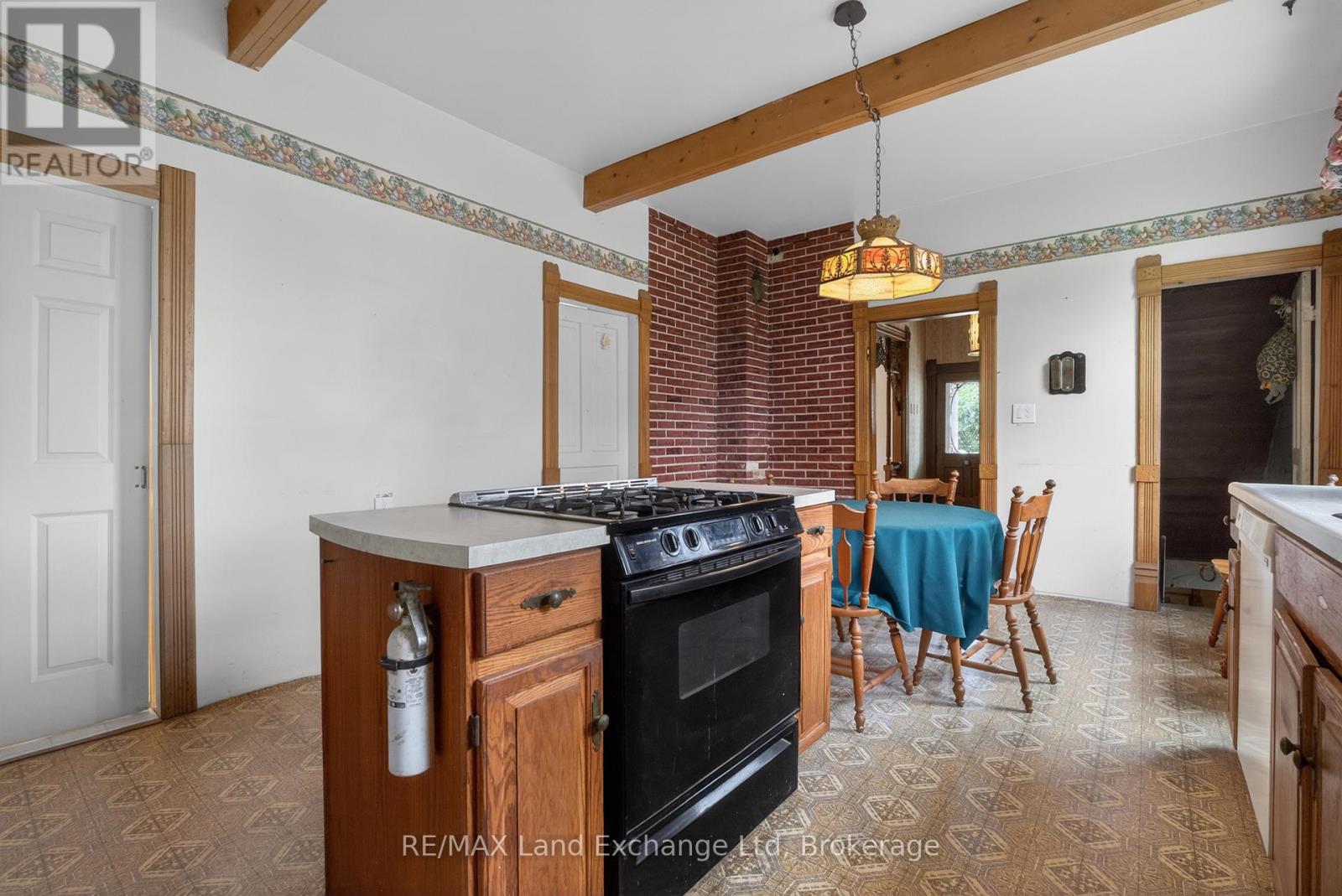 484 Queen Street, North Huron, Ontario  N0M 1H0 - Photo 14 - X13437250