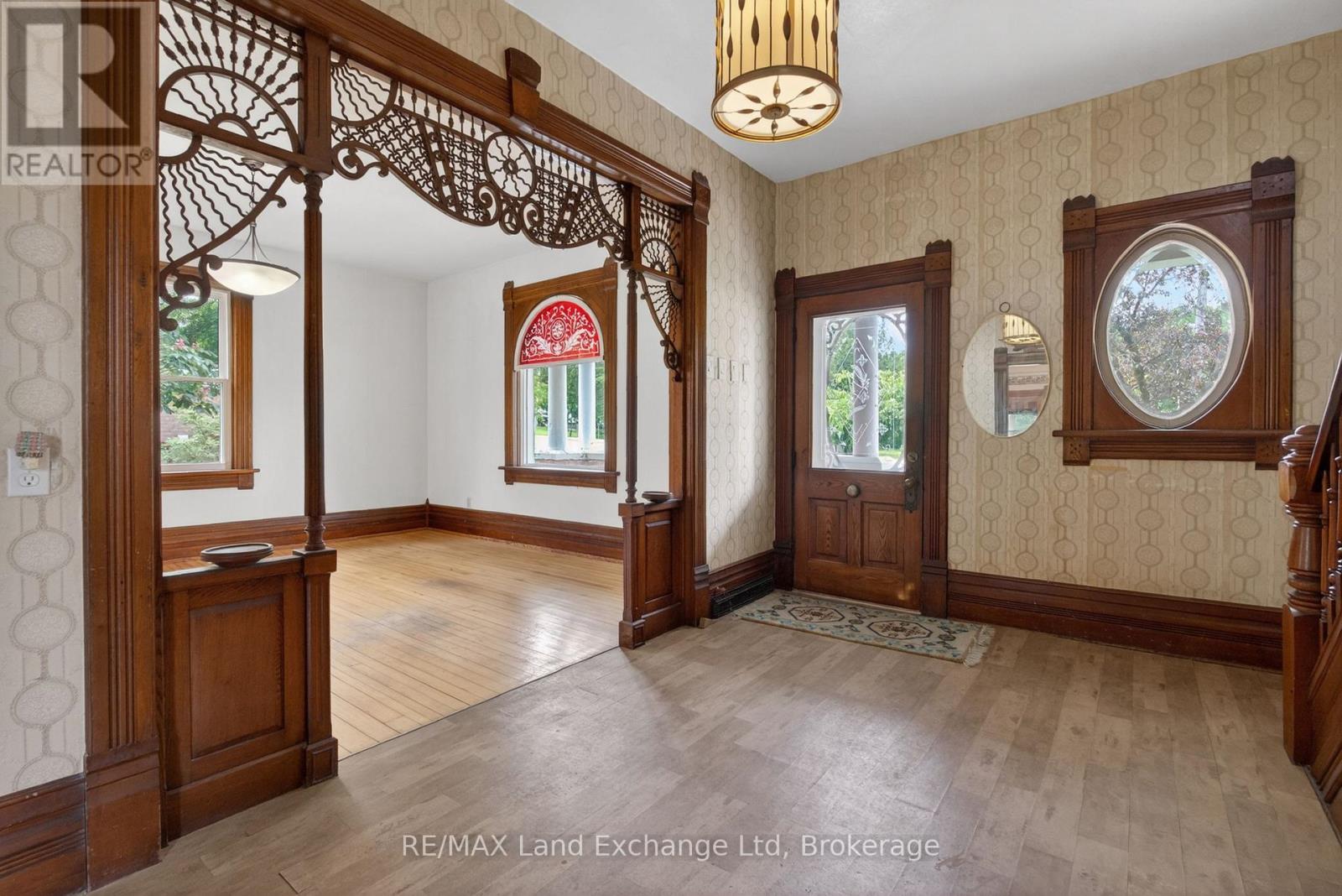 484 Queen Street, North Huron, Ontario  N0M 1H0 - Photo 4 - X13437250