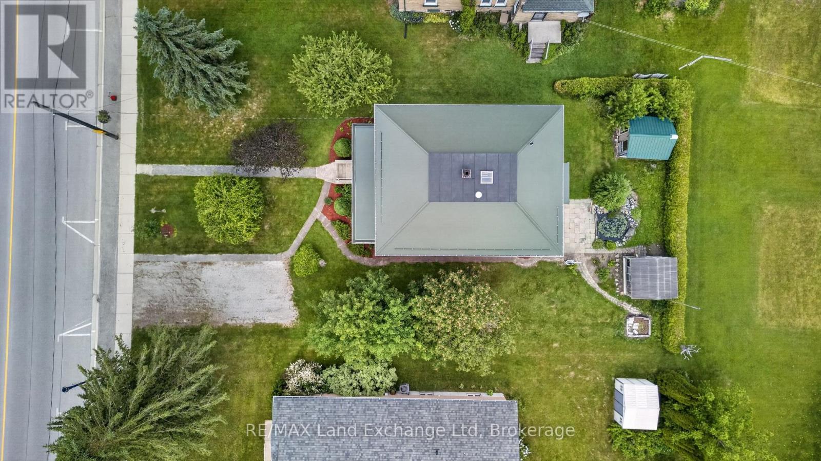 484 Queen Street, North Huron, Ontario  N0M 1H0 - Photo 40 - X13437250