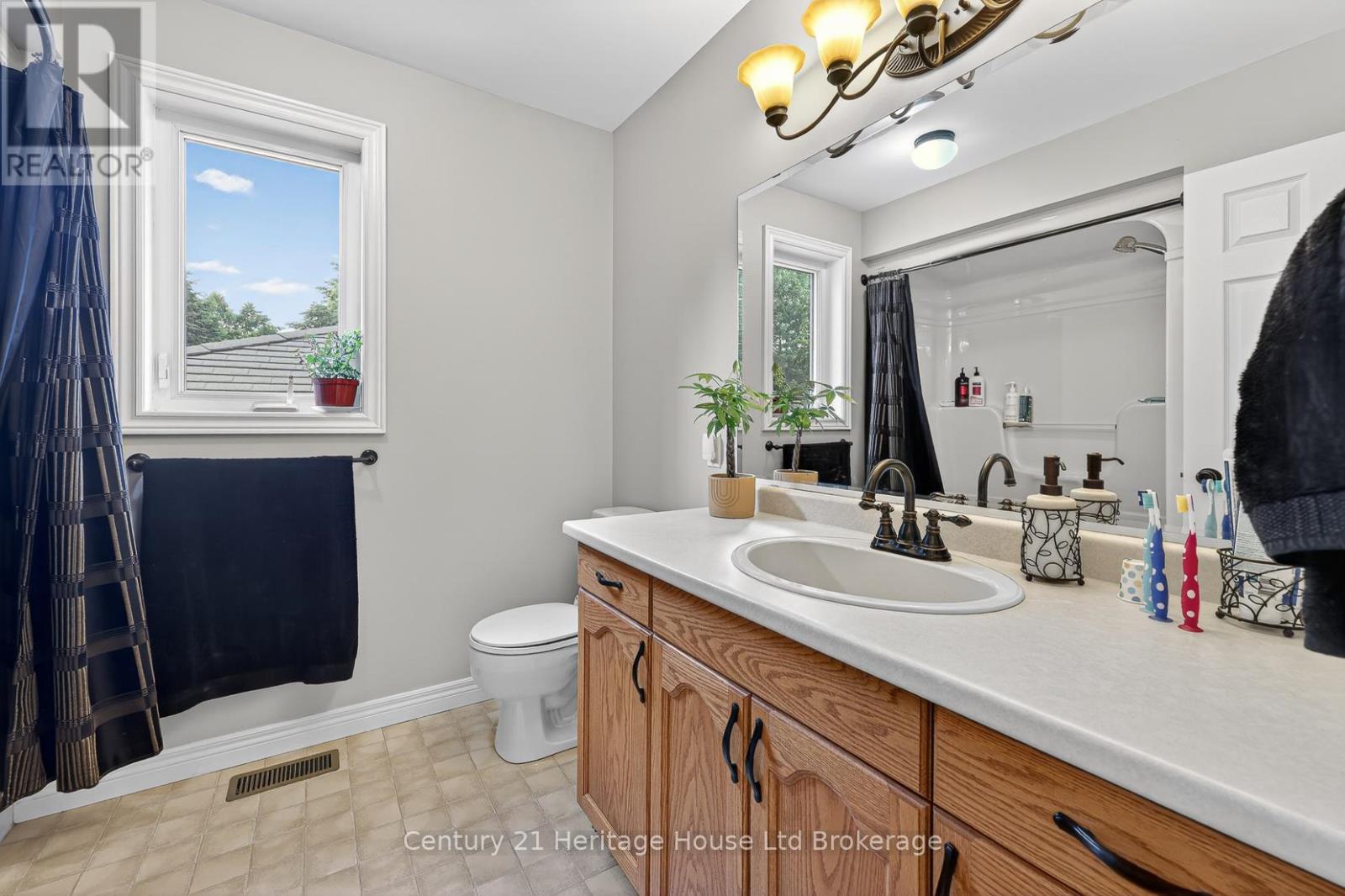1567 Forestry Farm Road, Norfolk, Ontario  N0G 1G0 - Photo 17 - X13437712