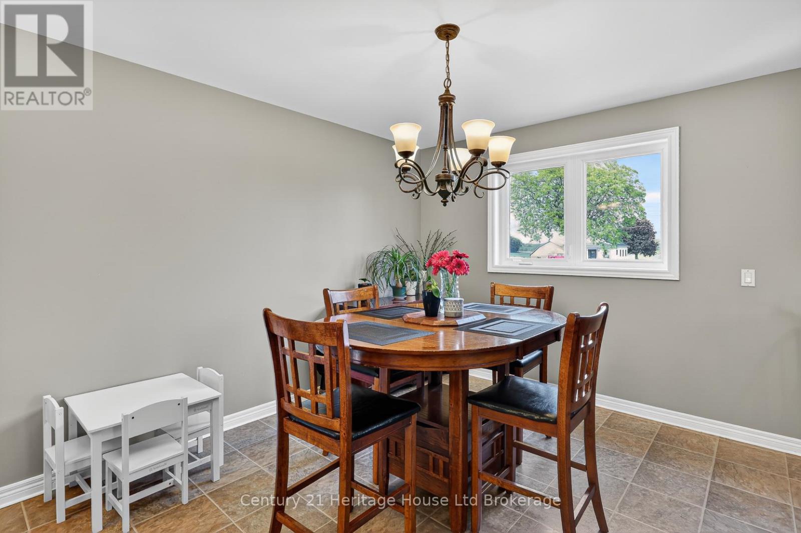 1567 Forestry Farm Road, Norfolk, Ontario  N0G 1G0 - Photo 6 - X13437712